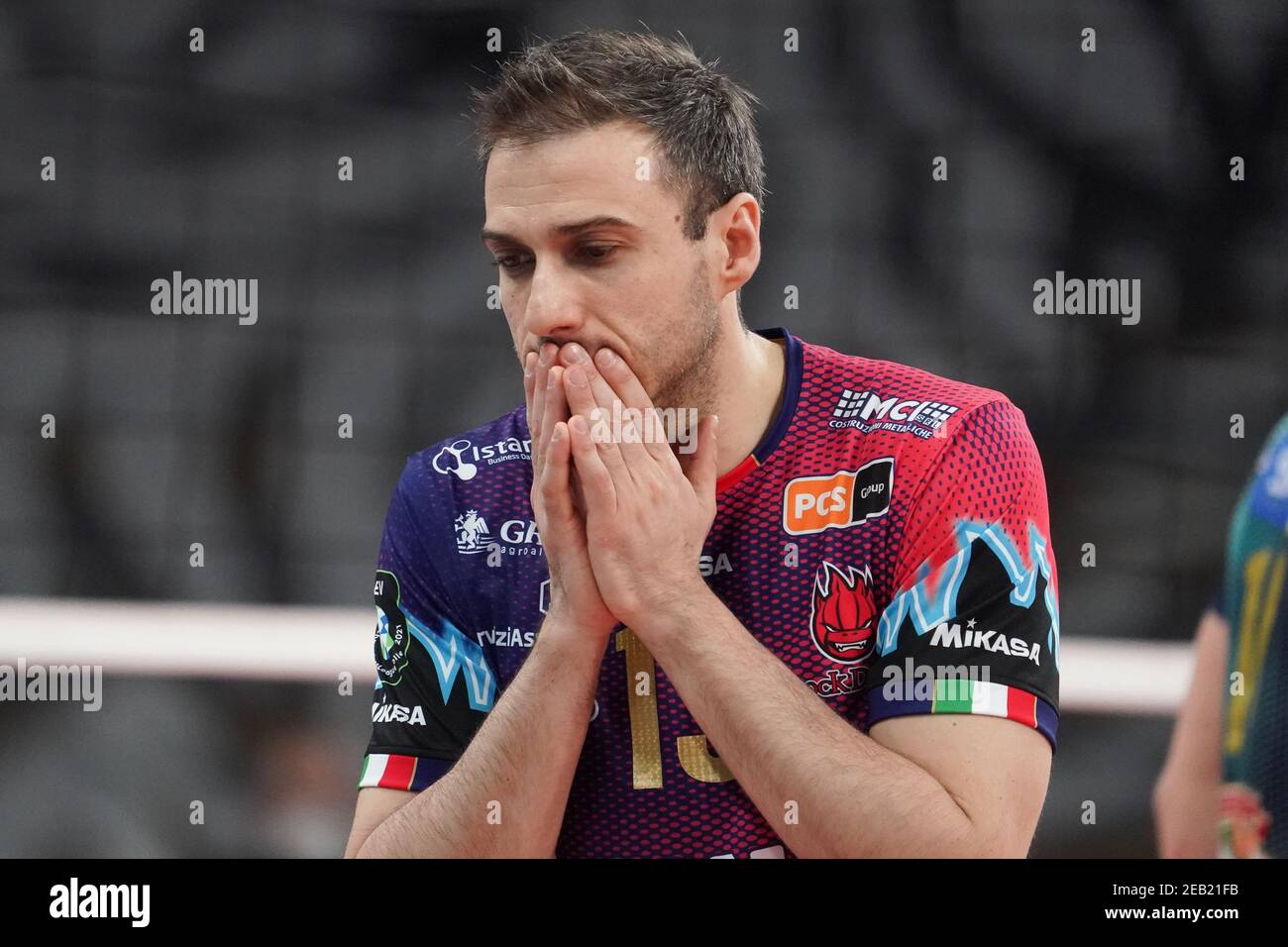 Pérouse, Italie. 11 février 2021. 2/11/2021 - massimo colaci (n.13 libero sir safety conad perugia) deluso pendant Tours VB contre Sir Sicoma Monini Perugia, match de volley de la Ligue des champions du CEV à Perugia, Italie, février 11 2021 (photo par IPA/Sipa USA) crédit: SIPA USA/Alay Live News Banque D'Images