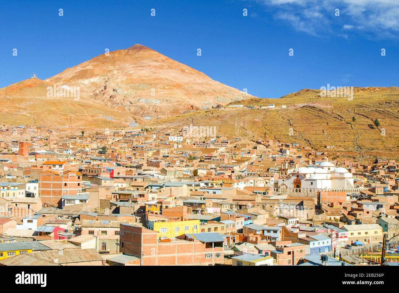 Cerro Rico au-dessus de la ville de Potosi Banque D'Images