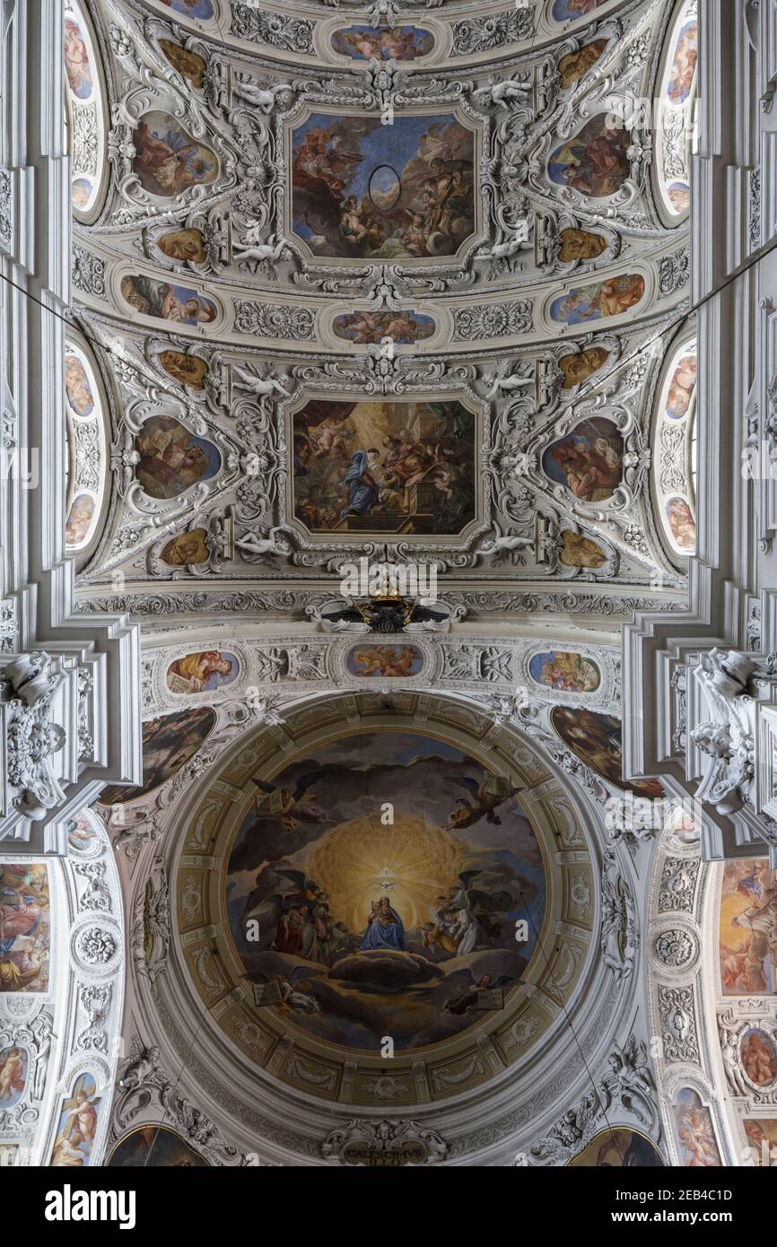 L'intérieur de l'église Pfarre Maria Rotunda à Vienne, Autriche. Banque D'Images