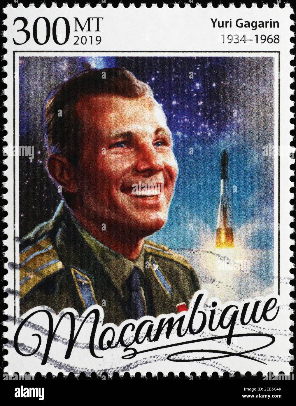 Portrait de Yuri Gagarin sur timbre-poste du Mozambique Banque D'Images