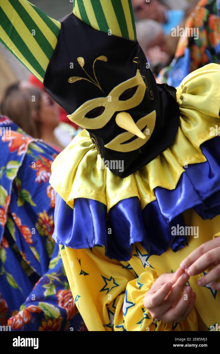 LISBONNE, PORTUGAL - 12 mai 2018 : le célèbre festival ibérique Mascara qui a lieu chaque année à Lisbonne. Le défilé « demandé » prend toujours pl Banque D'Images