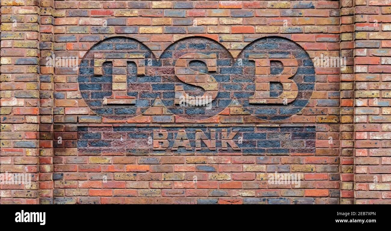 Chester; Royaume-Uni: 29 janvier 2021: Logo de la banque TSB sur un mur de briques à l'arrière des locaux. Les locaux autrefois occupés par la banque du BST sont actuellement le lieu o Banque D'Images