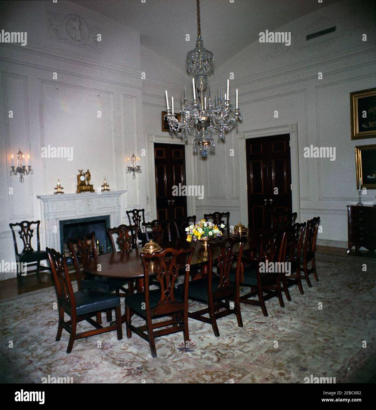 Chambres White House : salle à manger familiale. Table avec table à fleurs  dans la salle à manger familiale au premier étage de la Maison Blanche,  Washington, D.C Photo Stock - Alamy