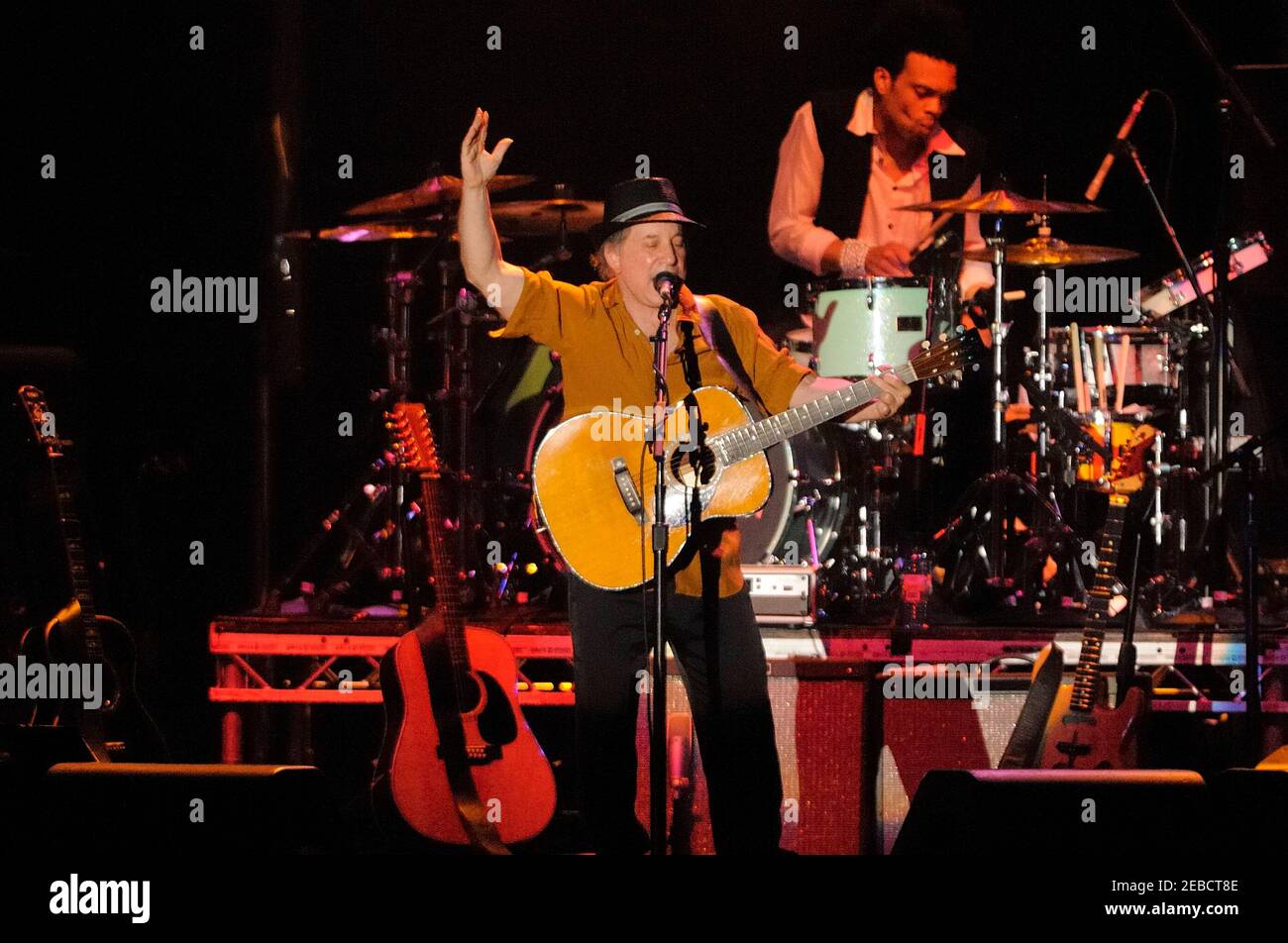 Paul Simon en direct à Liverpool 2008 Banque D'Images