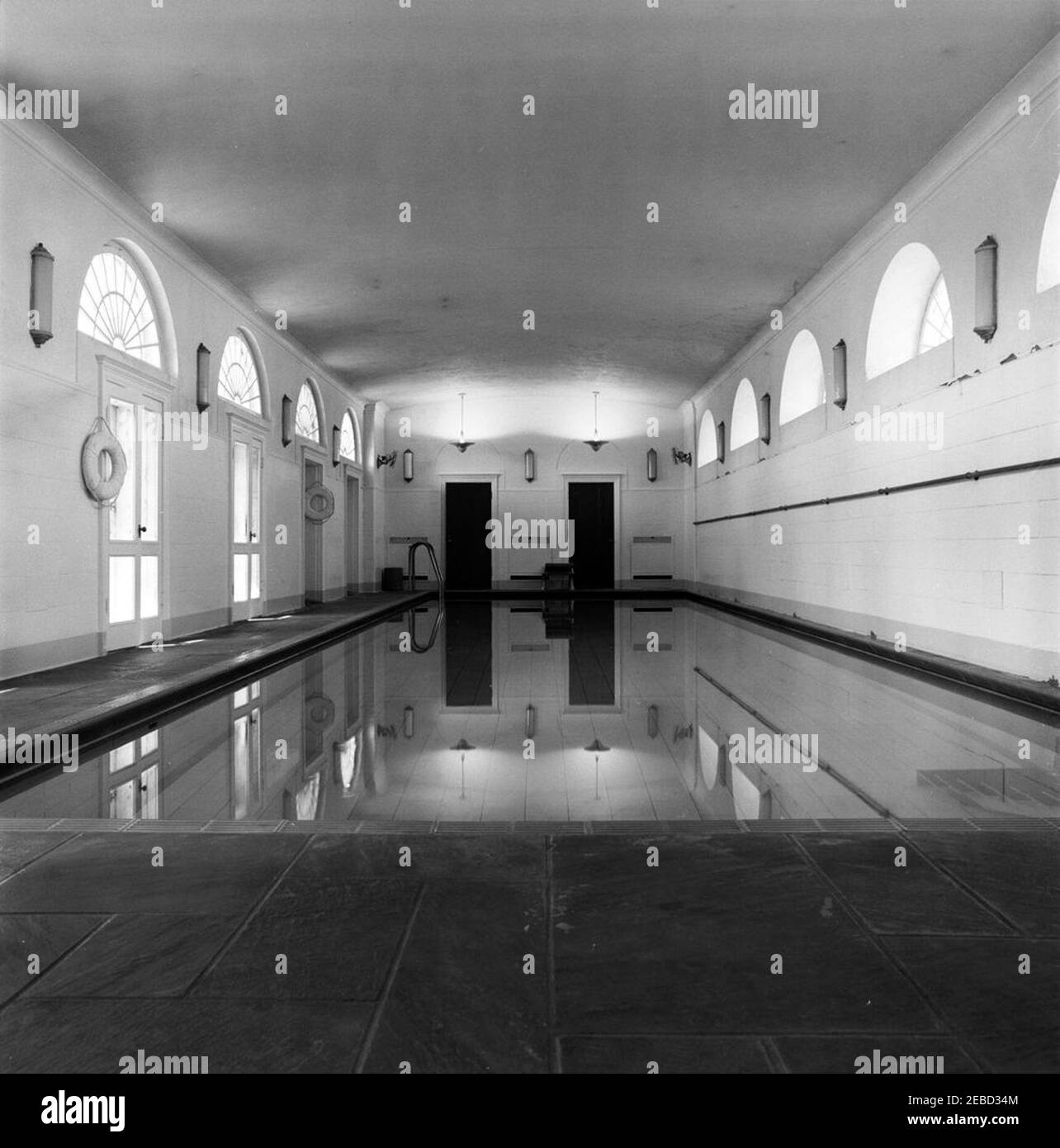 White House chambres: Piscine. Vue sur la piscine de la Maison Blanche avant de peindre la peinture murale sur les murs. Washington, D.C. Banque D'Images White House chambres: Piscine. Vue sur la piscine de la Maison Blanche avant de peindre la peinture murale sur les murs. Washington, D.C. Banque D'Images
