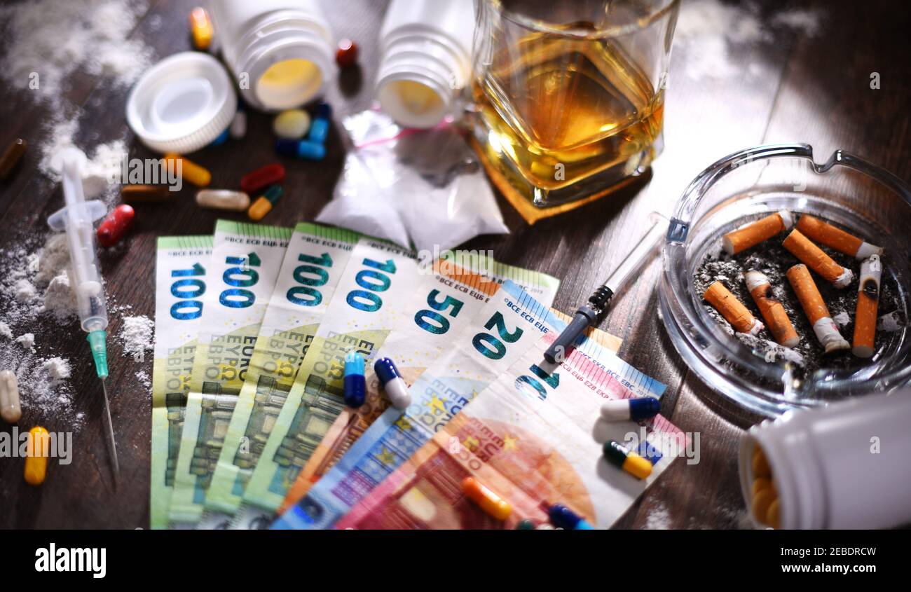 Les substances addictives, y compris l'alcool, les cigarettes et les drogues. Banque D'Images