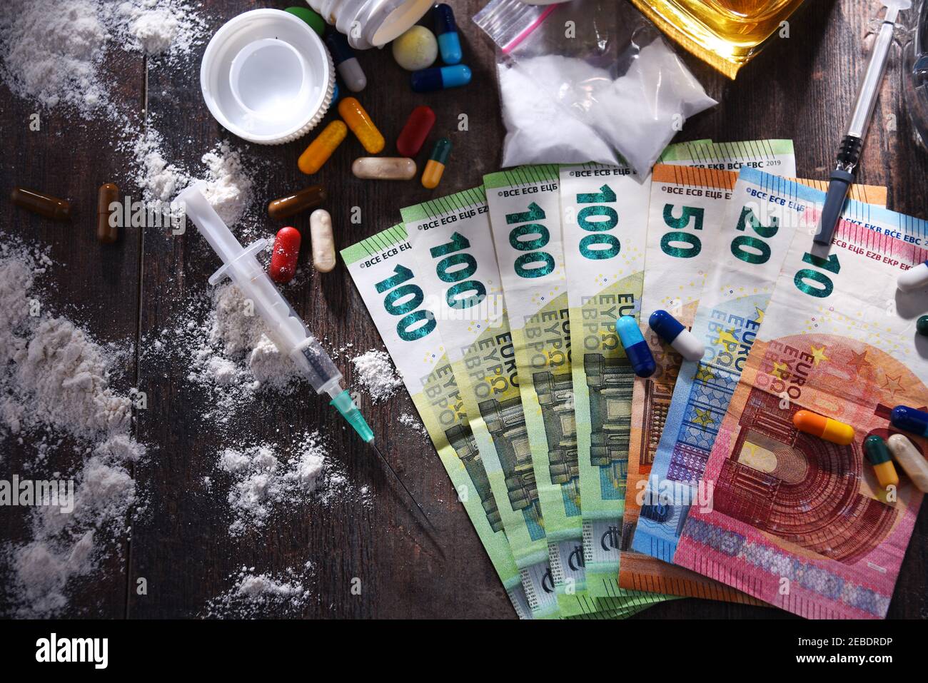 Les substances addictives, y compris l'alcool, les cigarettes et les drogues. Banque D'Images