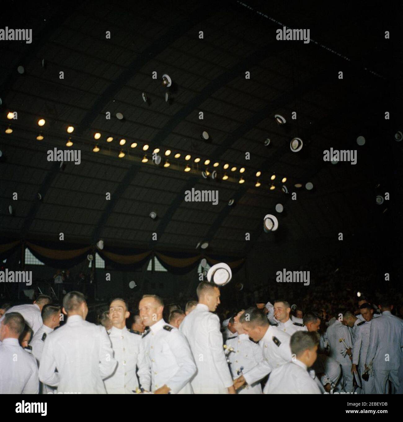 Allocution de commencement à la US Naval Academy, Annapolis, Maryland, 11:04AM. Les cadets de la United States Naval Academy cérémonie de commencement, Annapolis, Maryland. Banque D'Images