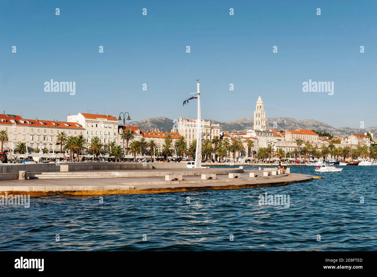 Split, Croatie, 29 août 2019: Ville de Split en Croatie, vue du port à la vieille ville par la mer Adriatique. Banque D'Images