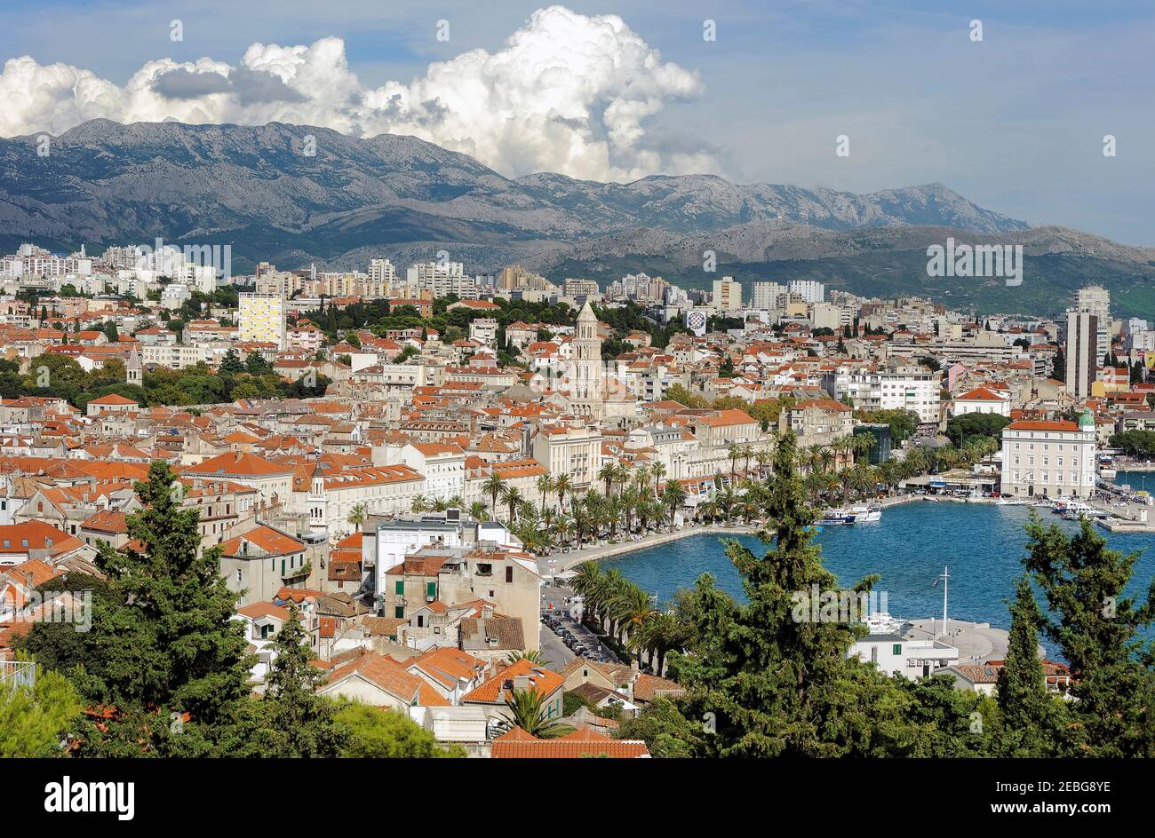 Split - Croatie - 24 août 2019: Vue de la ville de Split sur la côte Adriatique de la Croatie Banque D'Images