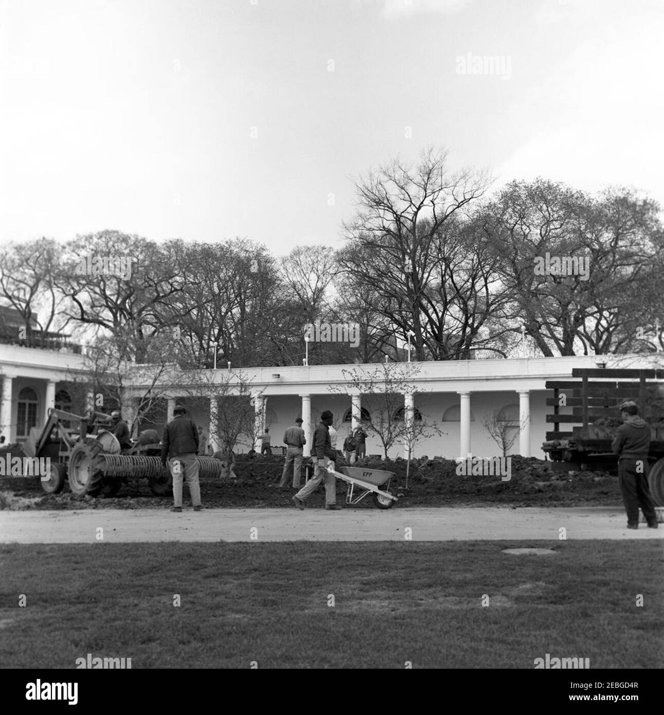 Rose Garden reconstruction, photos de progrès. Travaux de construction en cours dans le jardin des roses, le long de la Colonnade de l'aile ouest de la Maison Blanche. Washington, D.C. Banque D'Images