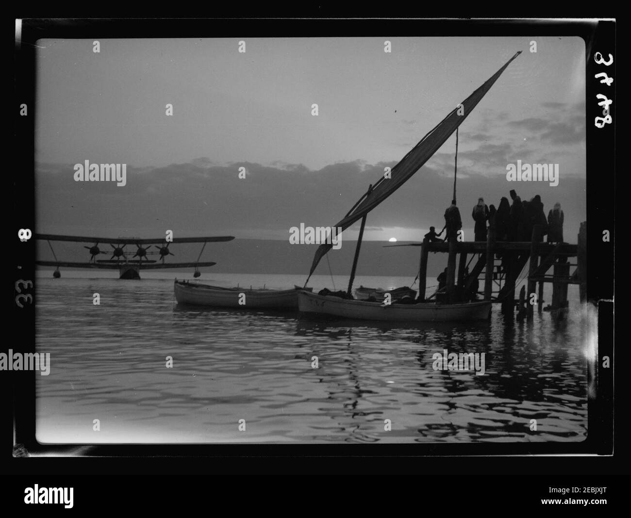 Vues du nord. Le lac de Galilée. Pêcheur. Bien au-dessus des collines peeps comme bateaux de pêche viennent dans Banque D'Images