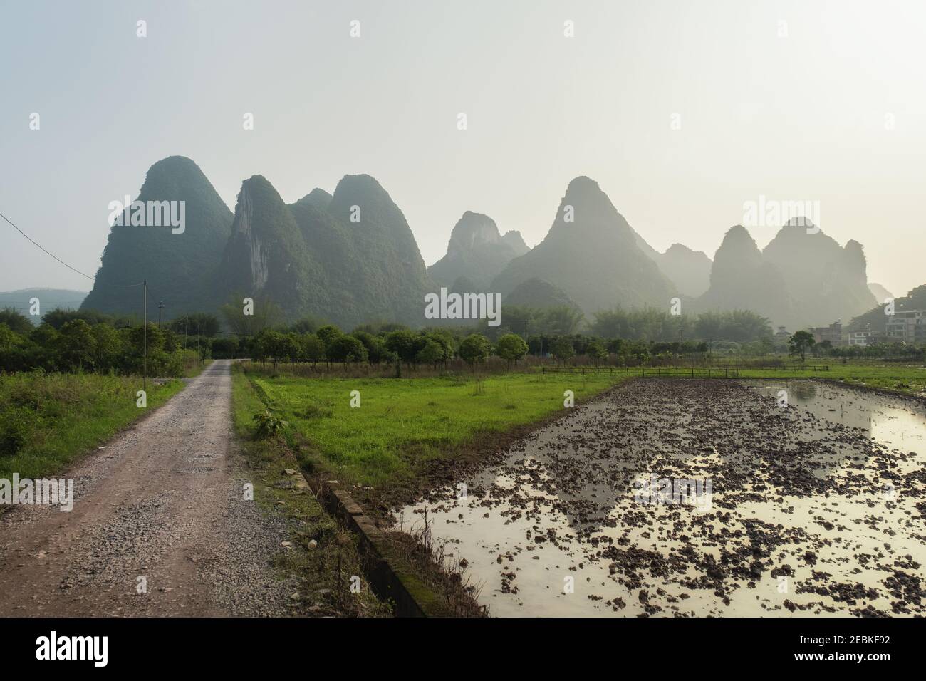 Photo des montagnes Karst à Yangshuo en Chine Banque D'Images