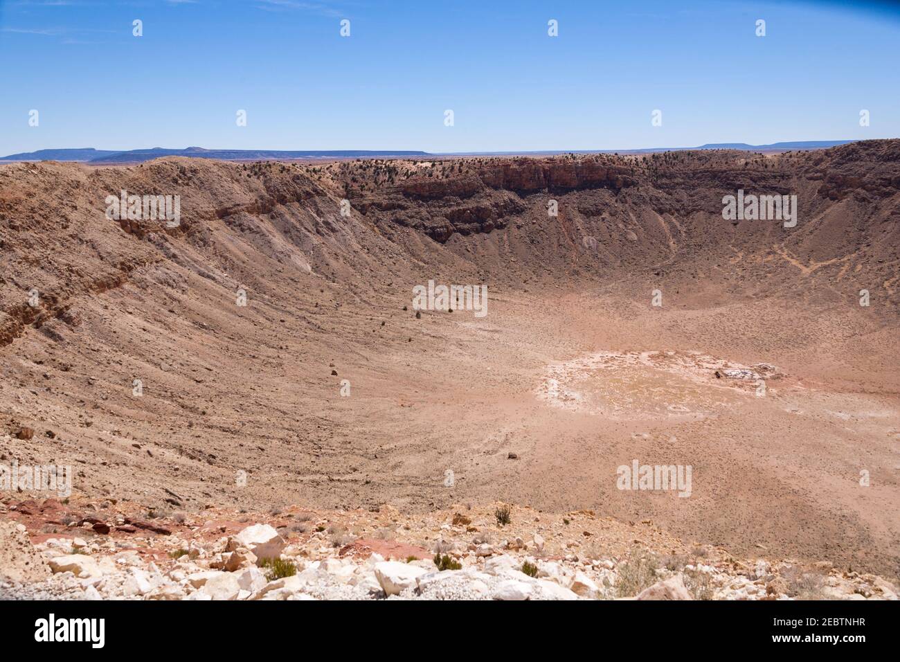 Plaines de Winslow prises du bord d'un cratère de météores Arizona États-Unis Banque D'Images