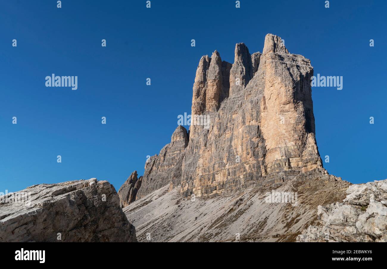 Italie, Vénétie, Cortina d'Ampezzo, Dolomites, Tre Cime di Lavaredo formation de roche dans les Dolomites Banque D'Images