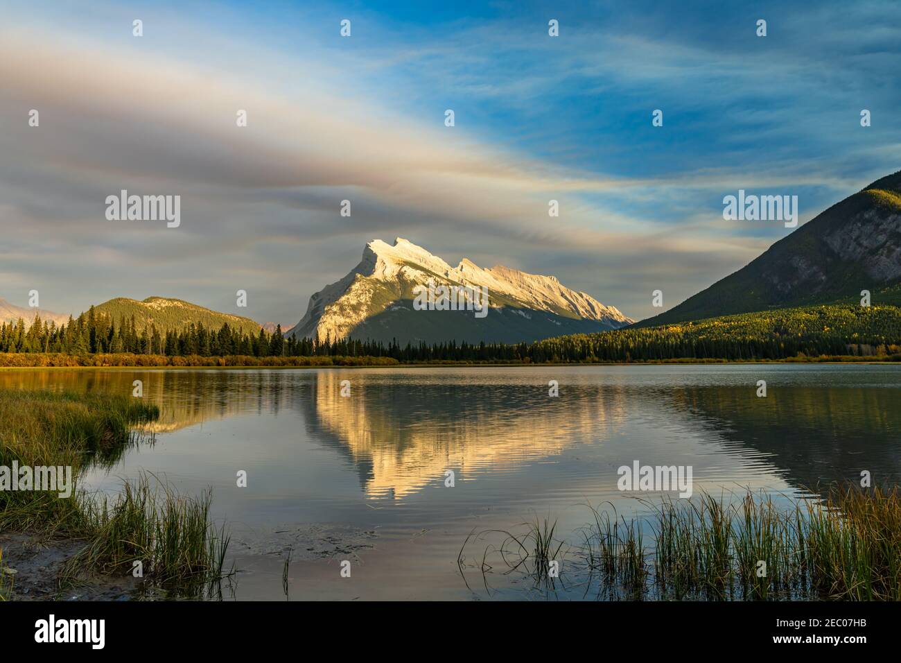 Lac vermillon lacs lac vermillion Banque de photographies et d’images à ...