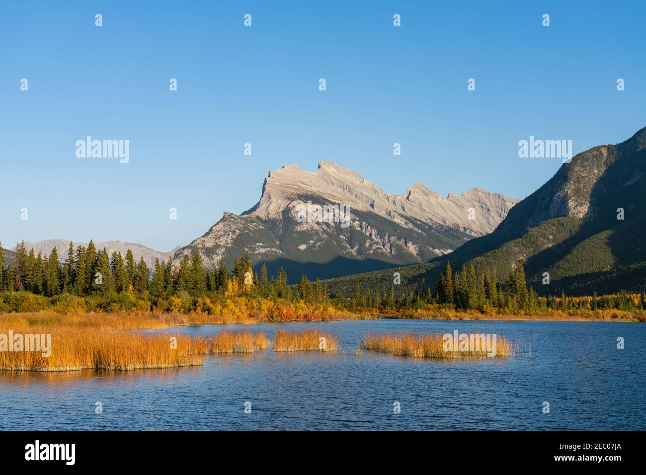 Lacs vermillon vermillion Banque de photographies et d’images à haute ...