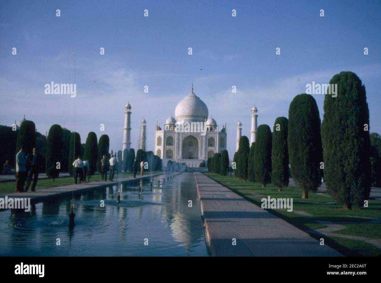 Première Dame Jacqueline Kennedyu2019s (JBK) voyage en Inde et au Pakistan: Agra, Uttar Pradesh, Inde, visite au Taj Mahal. Vue du Taj Mahal à Agra, Uttar Pradesh, Inde, lors de la visite de la première dame Jacqueline Kennedyu2019s. Banque D'Images