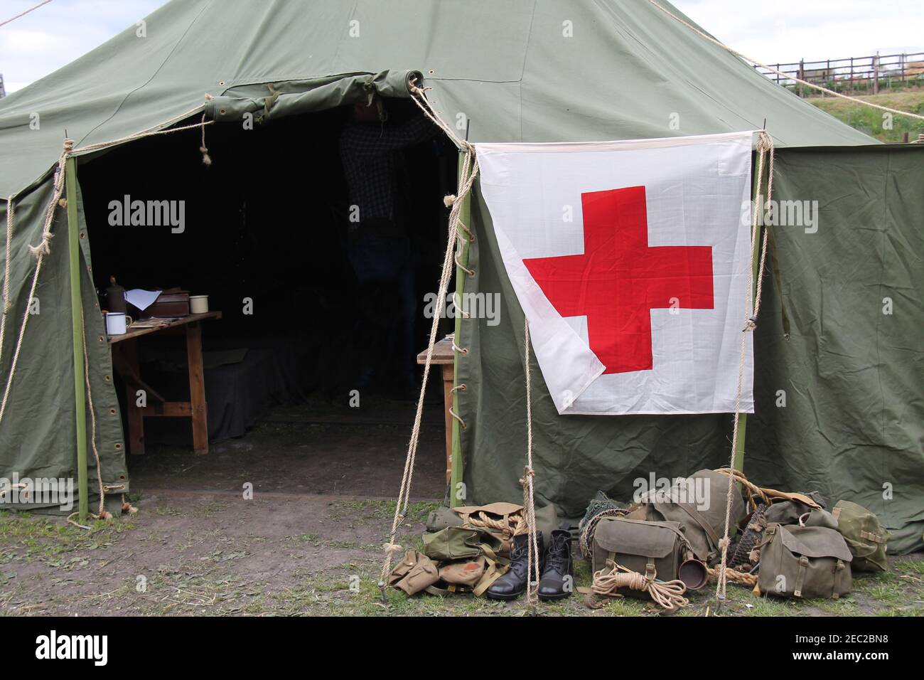 Une tente de l'hôpital de campagne de premiers soins militaires d'époque. Banque D'Images