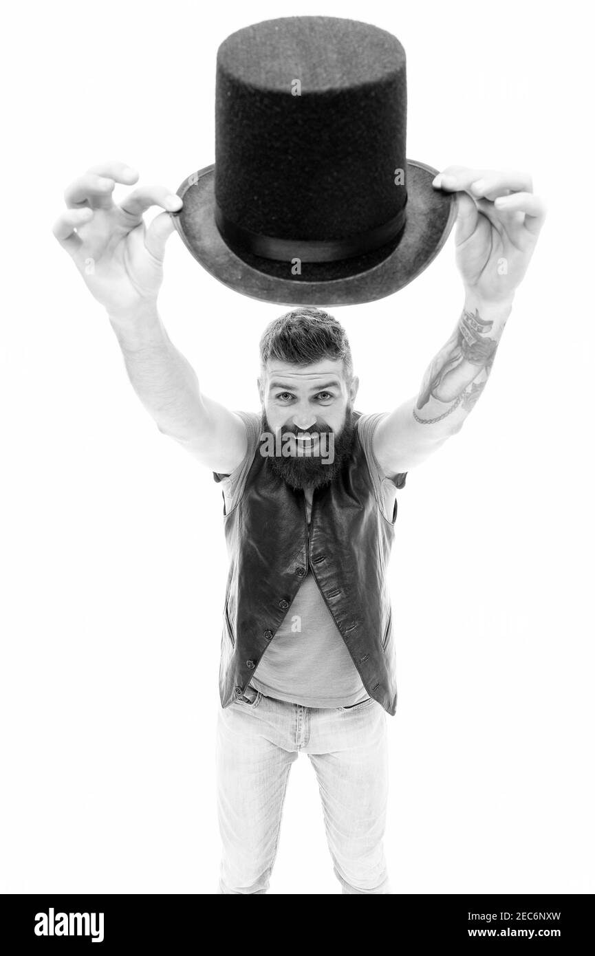 Concept de performance de l'astuce du magicien. Spectacle de magie de cirque. Divertissement amusant. Performances sur la rue. Ouvrier de cirque magicien. Mise au point. Homme barbu gars magicien. Personnage magicien. Banque D'Images