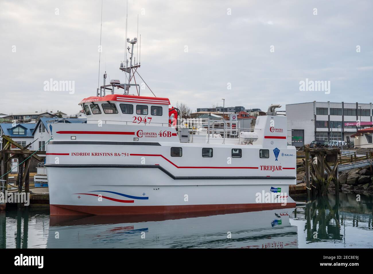 Hafnafjordur Islande - octobre 28. 2018: Nouveau bateau de pêche longiligne dans le port de Hafnafjordur Banque D'Images