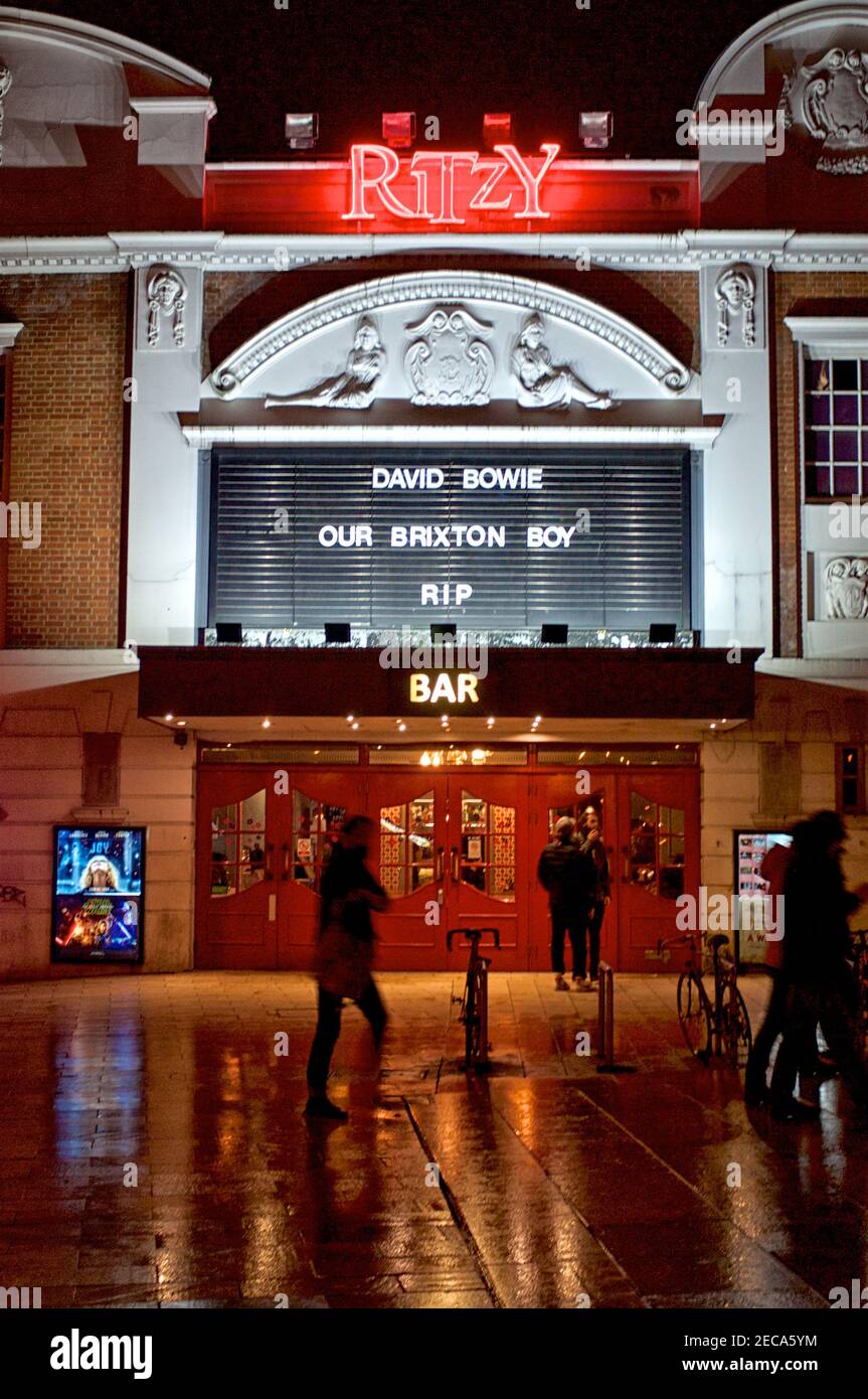 Le jour de la mort de David Bowie à Brixton Banque D'Images