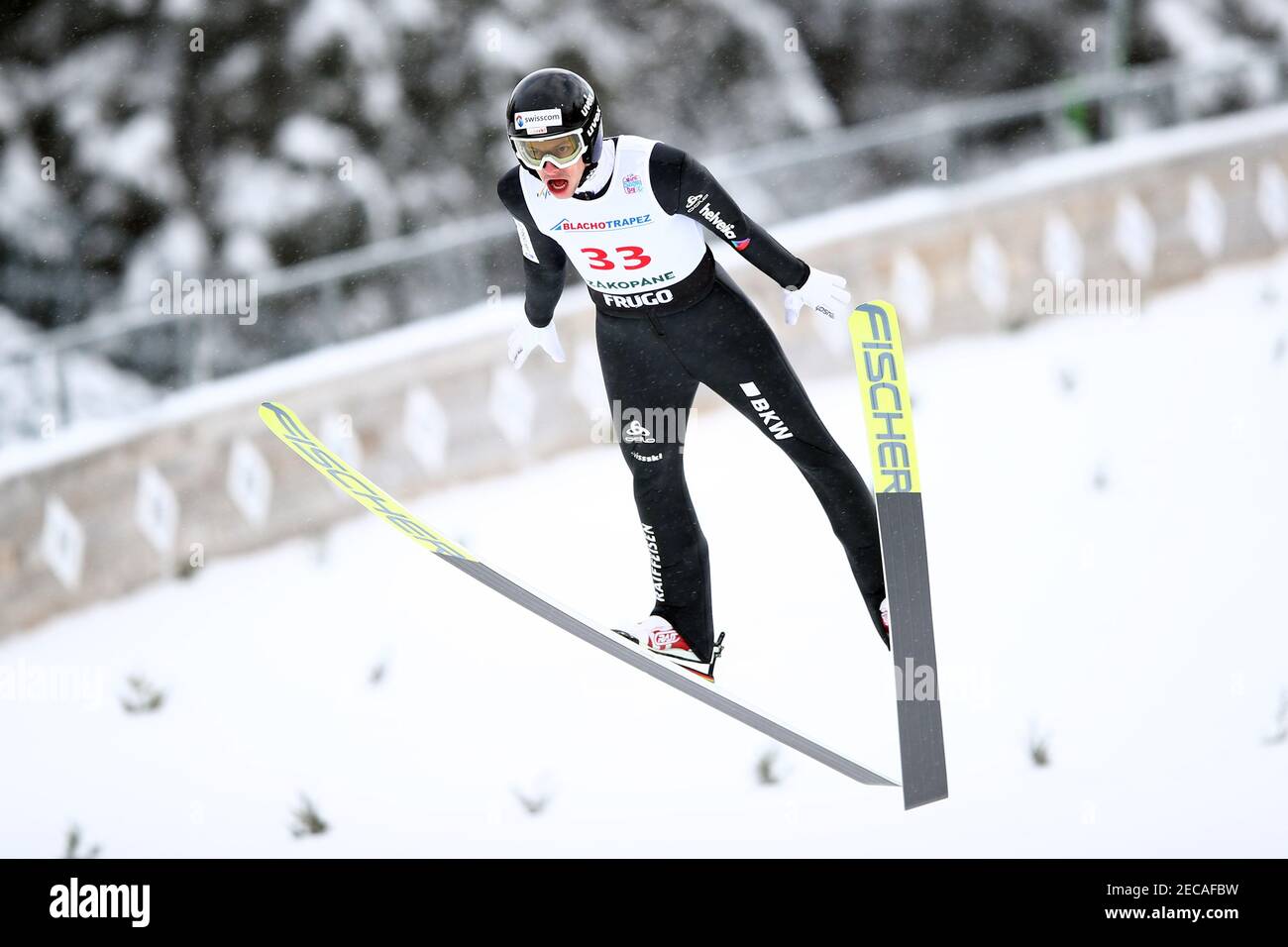 Zakopane, Pologne. 13 février 2021. Gregor Deschwanden saut à ski sur le site de saut à ski de Great Krokiew pendant la coupe du monde de saut à ski à Zakopane. Crédit : SOPA Images Limited/Alamy Live News Banque D'Images