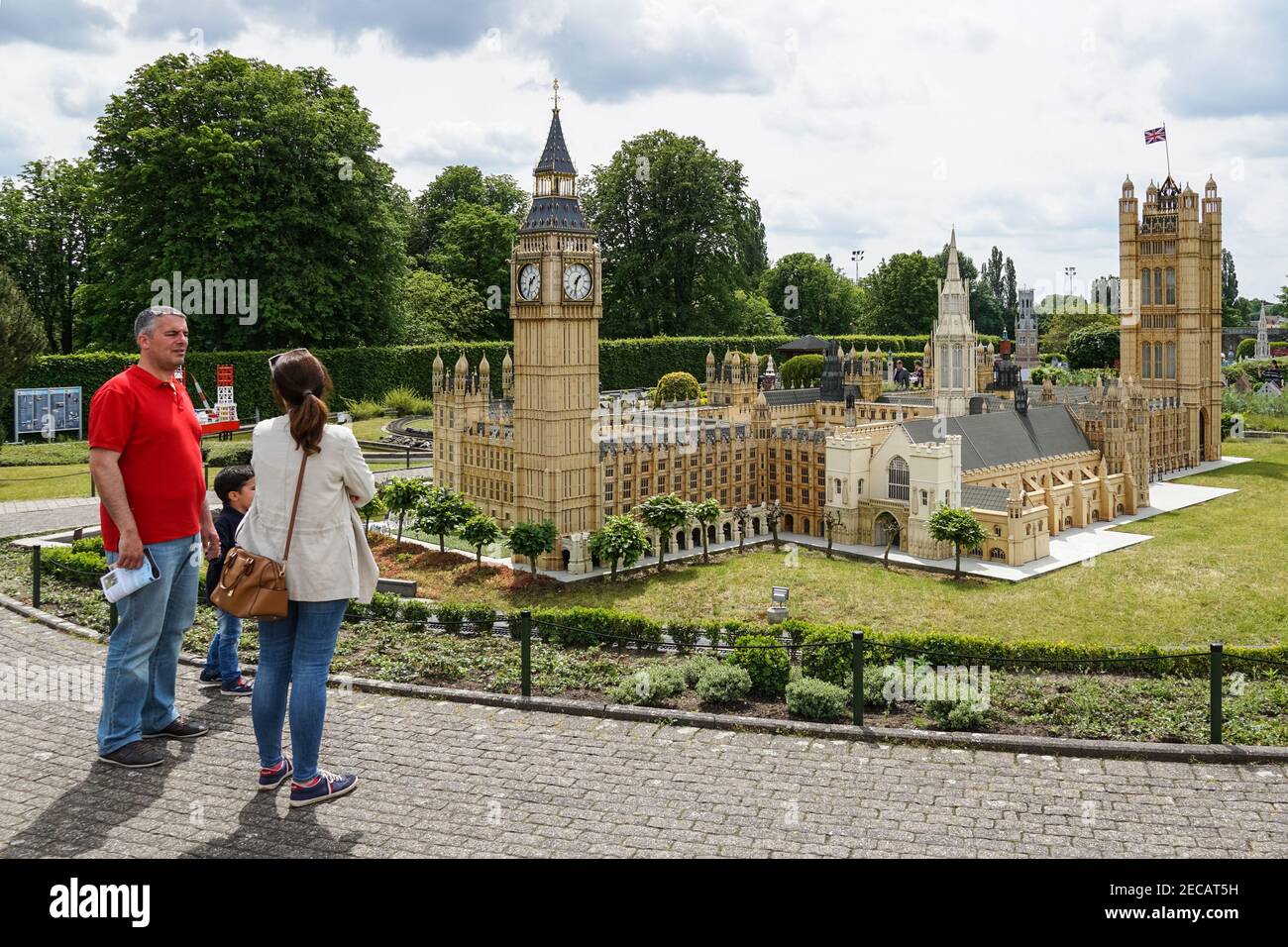 Visiteurs au mini-parc européen avec les sites européens à Bruxelles, Belgique Banque D'Images