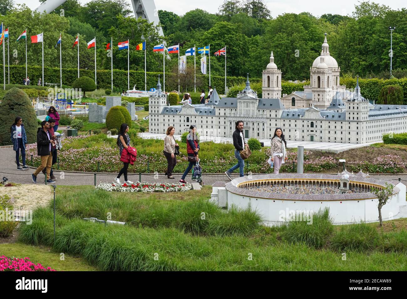 Visiteurs au mini-parc européen avec les sites européens à Bruxelles, Belgique Banque D'Images