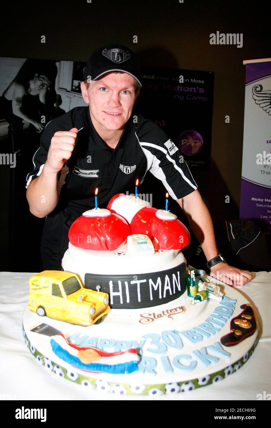 Gateau D Anniversaire 30 Ans Banque D Image Et Photos Alamy Gateau D Anniversaire 30 Ans Banque D Image Et Photos Alamy