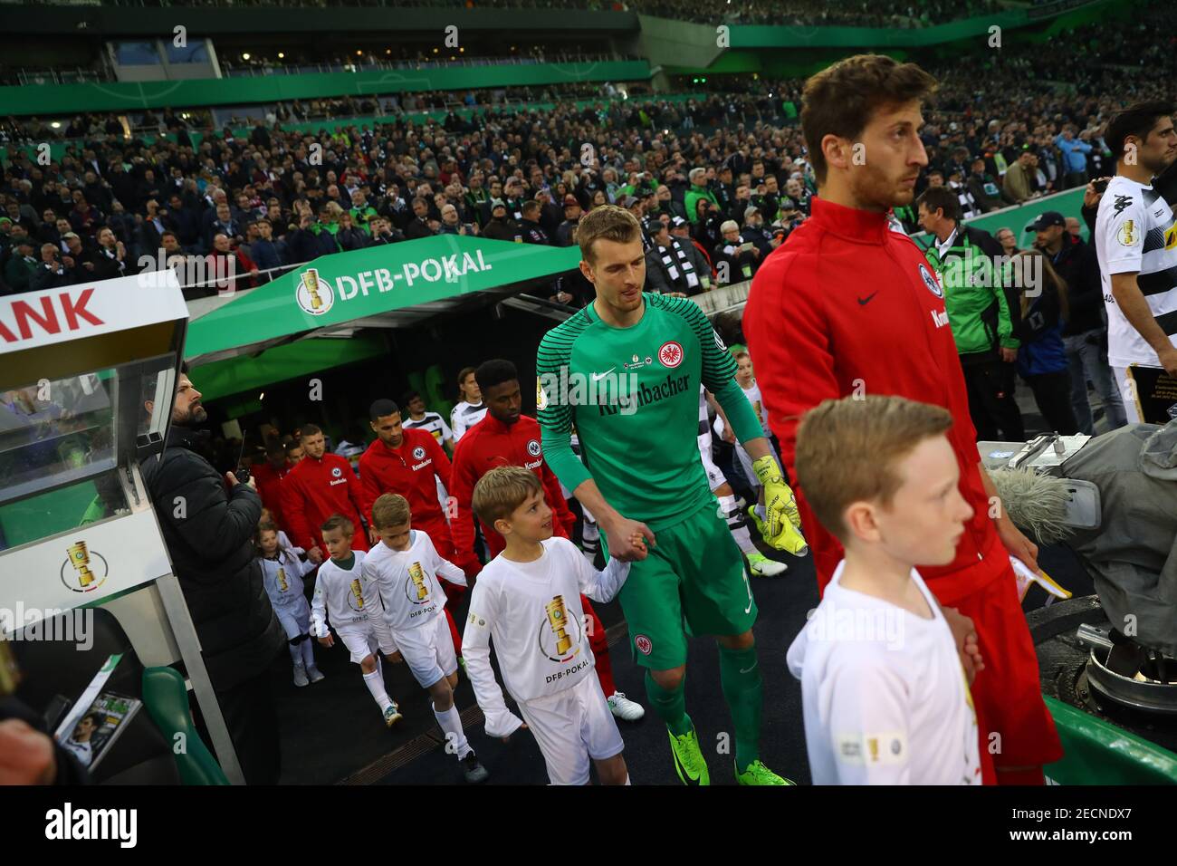 Football Soccer - Borussia Monchengladbach v Eintracht Frankfurt - DFB Pokal  Semi Final - Borussia-Park, Monchengladbach, Germany - 25/4/17 The players  walk out before the match Reuters / Kai Pfaffenbach Livepic DFL