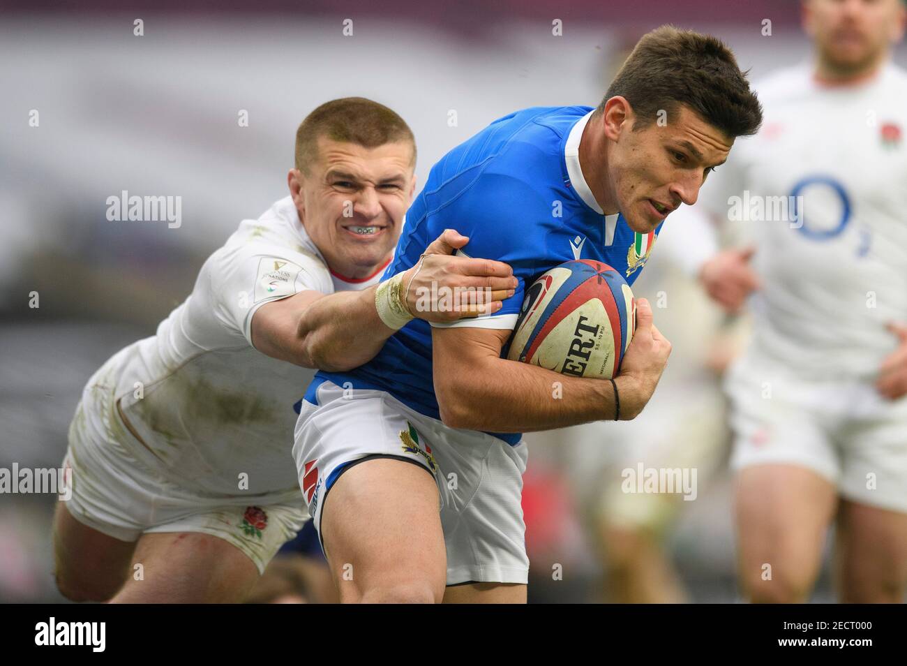 Stade de Twickenham, 13 février 2021 Tommaso Allan, en Italie, fait une pause pour tenter son match des six Nations contre l'Angleterre. Crédit photo : © Mark pain / Alamy Live News Banque D'Images