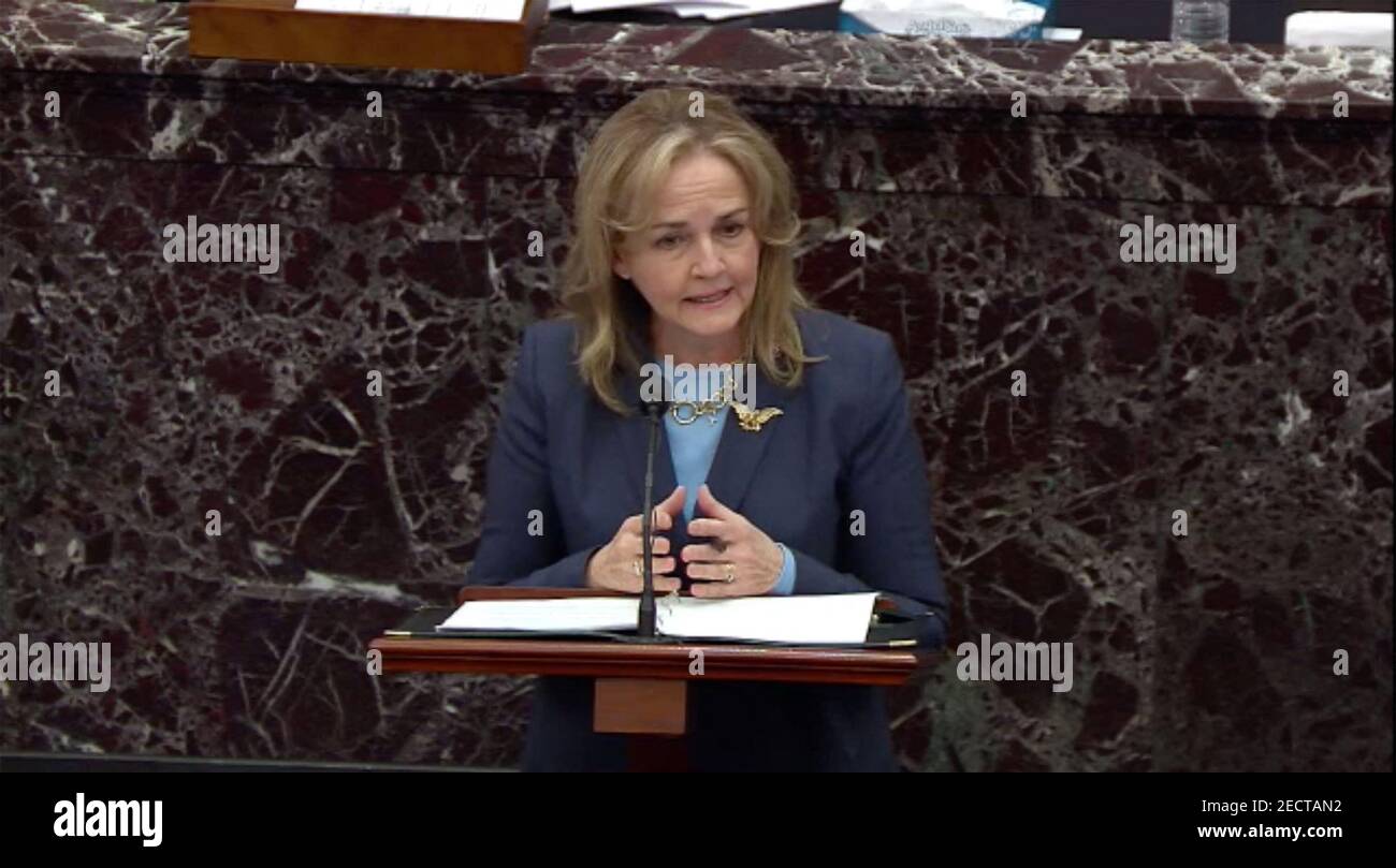 Dans cette image de la télévision du Sénat des États-Unis, la Représentante américaine Madeleine Dean (démocrate de Pennsylvanie), responsable de la part de la Maison des États-Unis, formule son argument de clôture au cours du jour 5 du deuxième procès de destitution de l'ancien président au Sénat américain au Capitole des États-Unis à Washington, DC le samedi 13 février 2021.photo par US Senate TV via CNP/ABACAPRESS.COM Banque D'Images