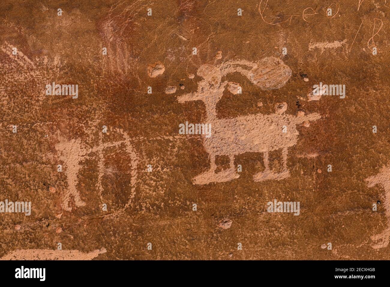 Pictogramme de Sego Canyon de chasseur et de mouflon d'Amérique créé par les premiers Fremont dans l'Utah, aux États-Unis Banque D'Images