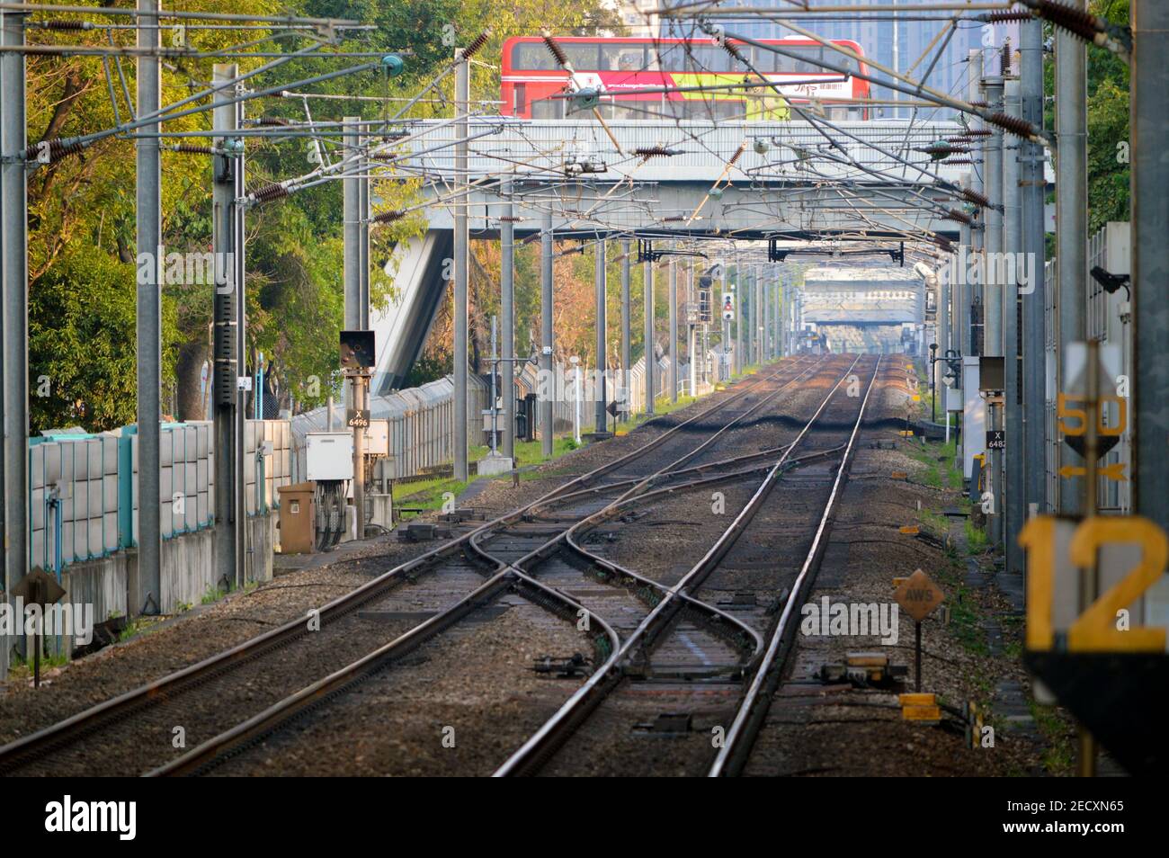 Pistes MTR entre les stations Sheung Shui et Fanling, Hong Kong Banque D'Images