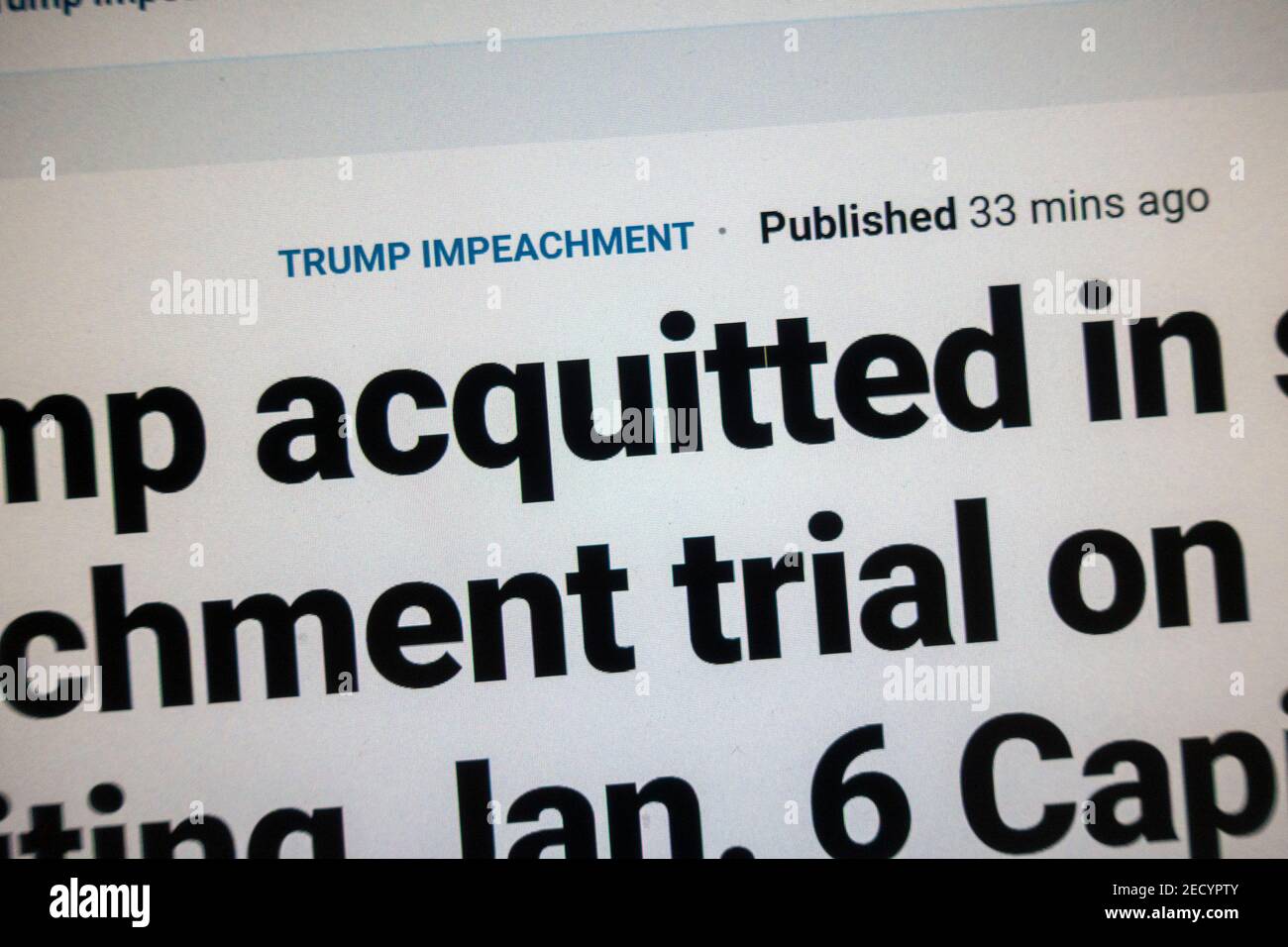 Fox News capture d'écran sur le président Donald Trumps deuxième impeachment, en se concentrant sur '... acquitté...' titre le 13 février 2021. Banque D'Images