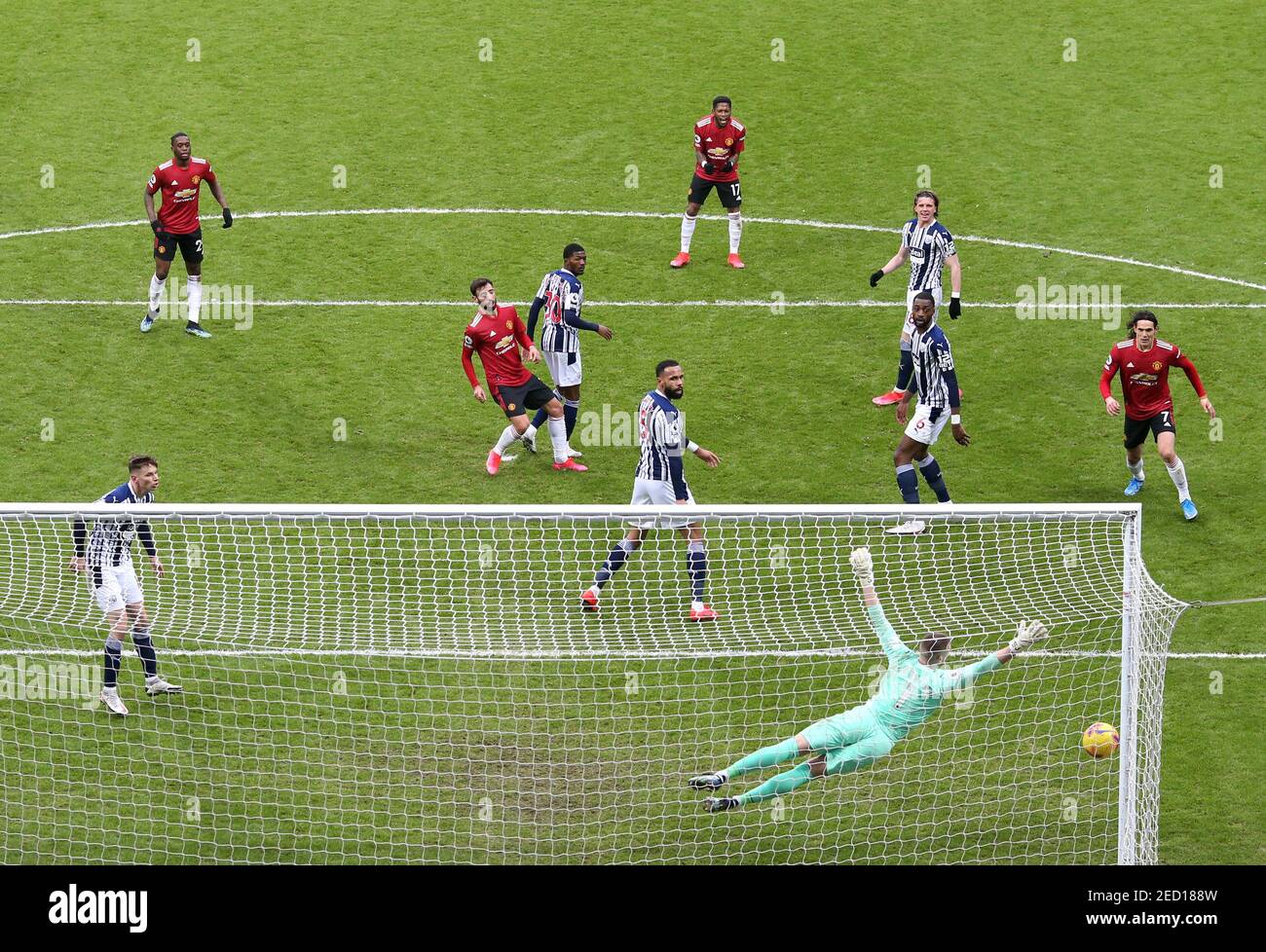 Bruno Fernandes, de Manchester United, marque le premier but de son équipe lors du match de la Premier League aux Hawthorns, West Bromwich. Date de la photo: Dimanche 14 février 2021. Banque D'Images Bruno Fernandes, de Manchester United, marque le premier but de son équipe lors du match de la Premier League aux Hawthorns, West Bromwich. Date de la photo: Dimanche 14 février 2021. Banque D'Images