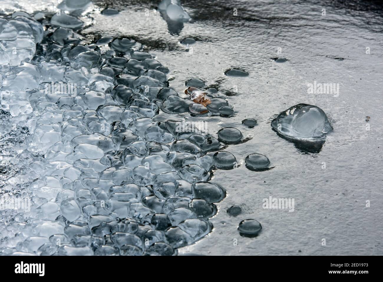 Les modèles de glace gèlent les températures dans le nord-ouest de l'Angleterre Atteindre des niveaux records en dessous du niveau de liberté février 2021 causé par le froid Air de Scandinavie Banque D'Images