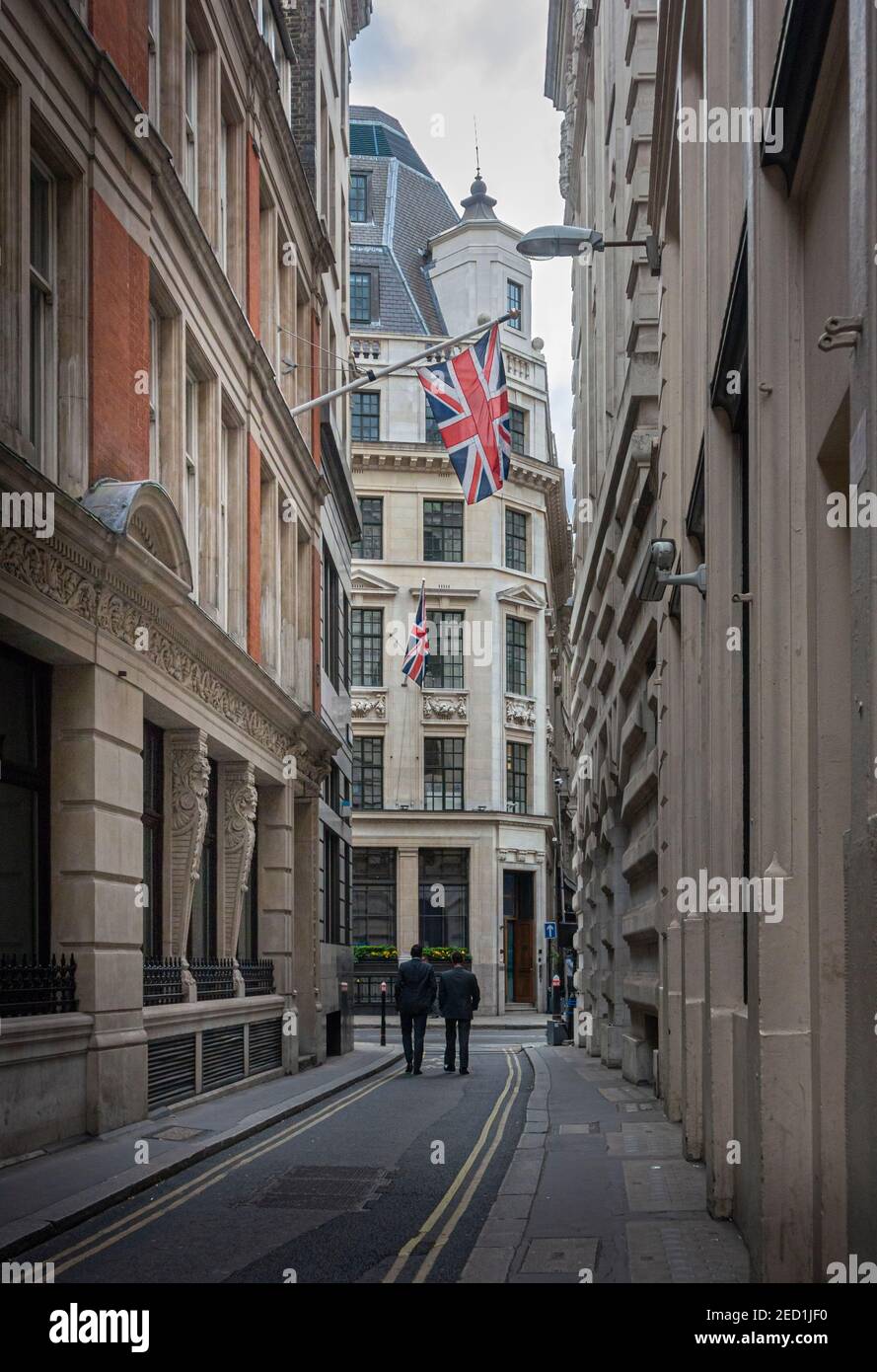 Vue sur la rue de Finch Lane à Cornhill dans la ville de Londres, Royaume-Uni Banque D'Images