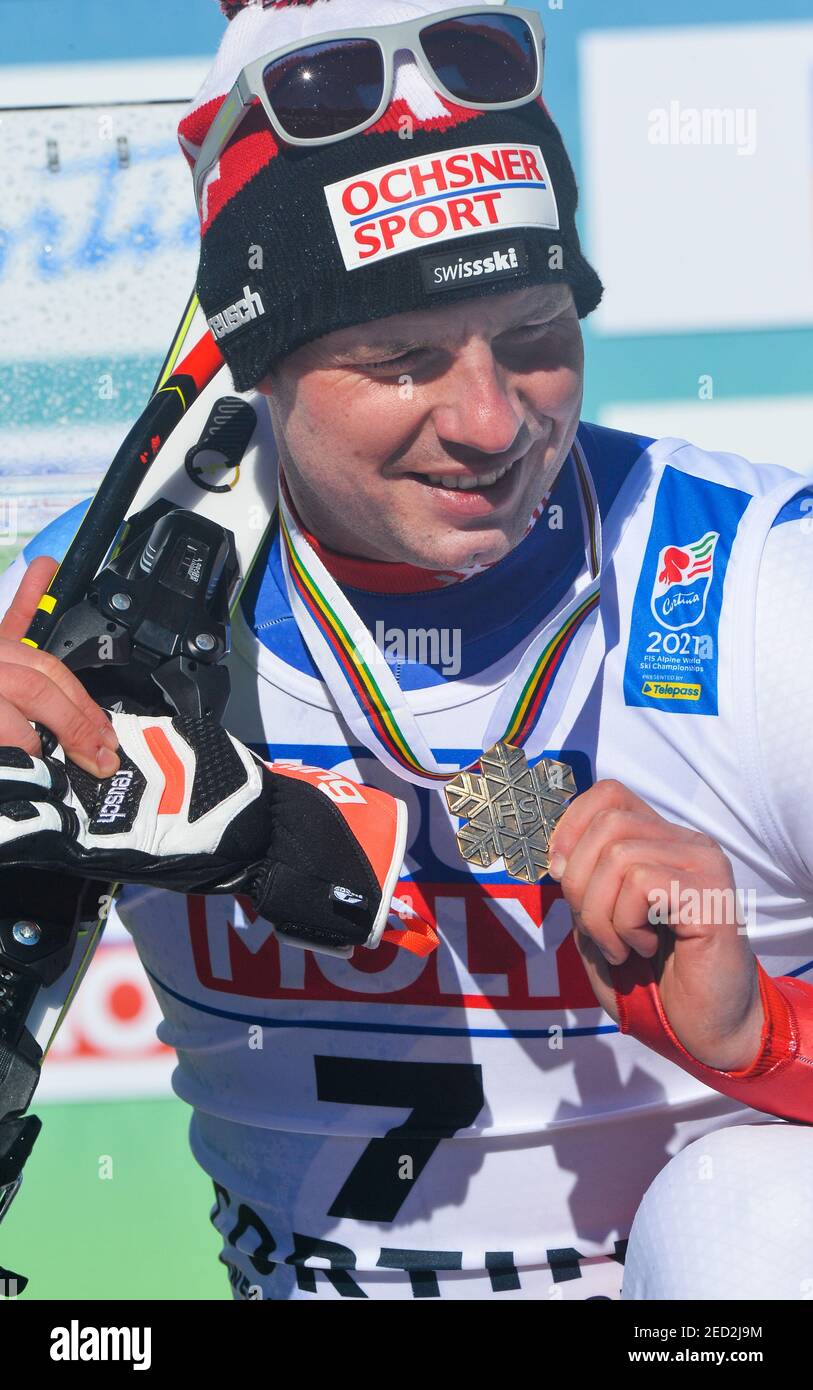 2/14/2021 - Beat Feuz du Suisse pose sur le podium avec sa médaille de bronze lors des Championnats du monde DE SKI alpin 2021 FIS - Downhill - hommes, course de ski alpin à Cortina (BL), Italie, février 14 2021 (photo d'IPA/Sipa USA) crédit: SIPA USA/Alay Live News Banque D'Images