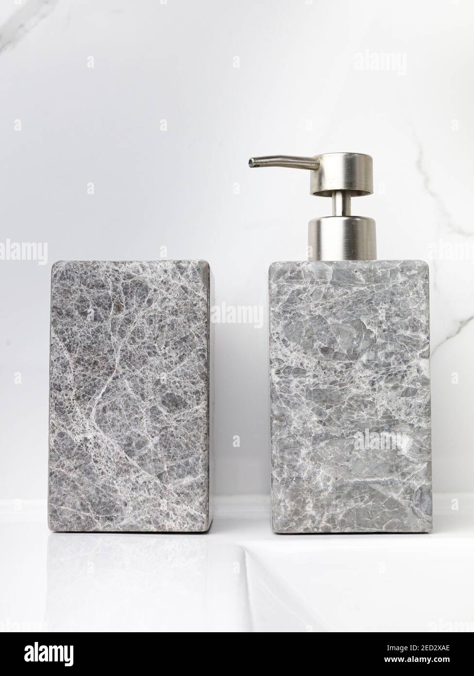 Gobelet et distributeur Banque D'Images