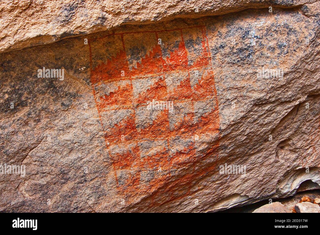 Figure Tlaloc avec un design pas-à-pas, pictogramme dessiné par les peuples Jornada Mogollon, le parc national et site historique de Hueco Tanks, près d'El Paso, Texas, États-Unis Banque D'Images