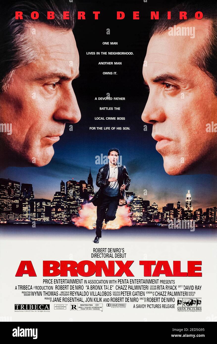Un Bronx Tale (1993) dirigé par Robert de Niro et avec Robert de Niro, Chazz Palminteri et Lillo Brancato. Un père s'inquiète lorsque son fils s'implique dans un gangster local dans le Bronx dans les années 1960. Banque D'Images
