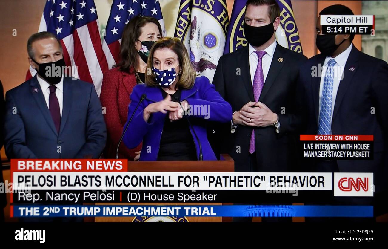 CNN-TV capture d'écran du président américain de la Chambre Nancy Pelosi Blasting Mitch McConnnell pour son discours à la suite de l'acquittement de destitution de Donald Trump. Banque D'Images