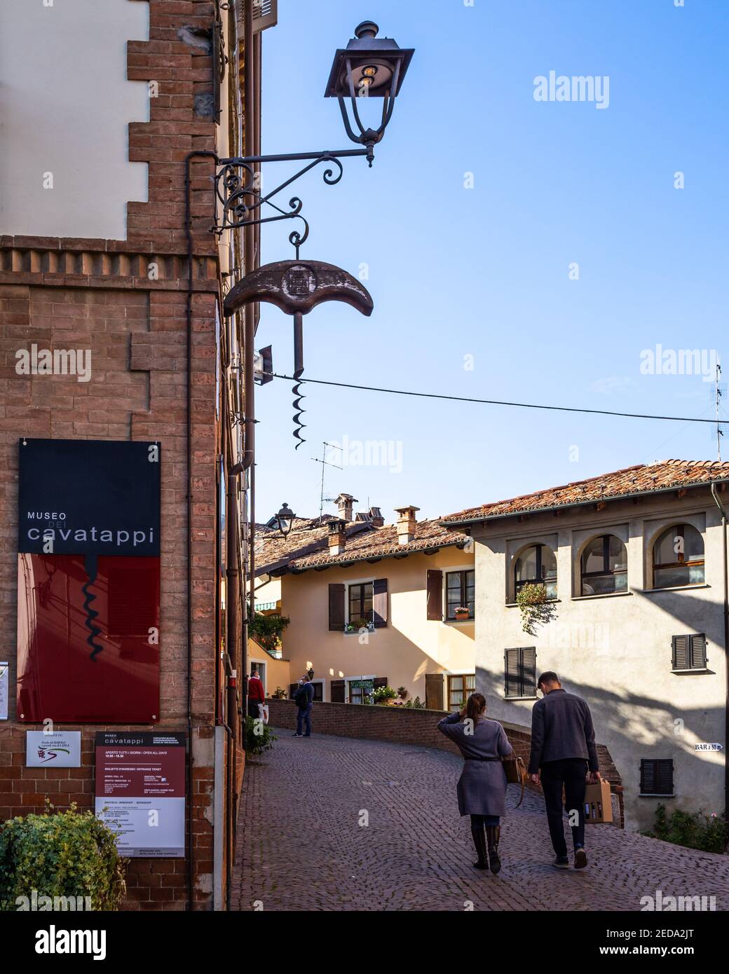 Barolo, Italie, octobre 2020 – le Museo del Cavatappi (« Musée Corkscrew ») est l'une des attractions les plus visitées de Barolo Banque D'Images