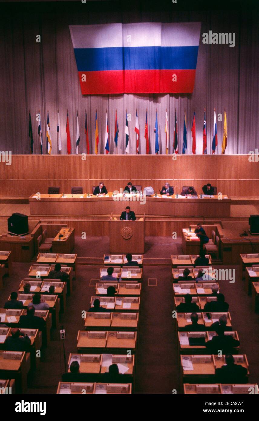 1993 crise constitutionnelle russe. Session en soirée du 22 septembre 1993 du Soviet suprême, Parlement, à l'intérieur de la Maison Blanche russe, dans le centre de Moscou. Banque D'Images