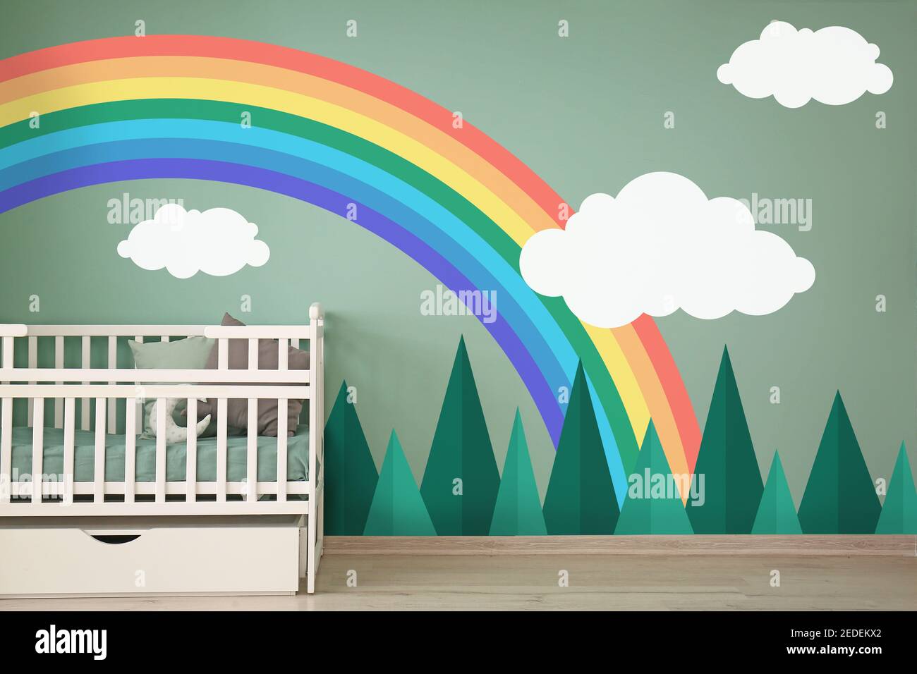 Interieur De Chambre De Bebe Moderne Avec Lit De Bebe Et Peinture De Arc En Ciel Sur Le Mur Photo Stock Alamy
