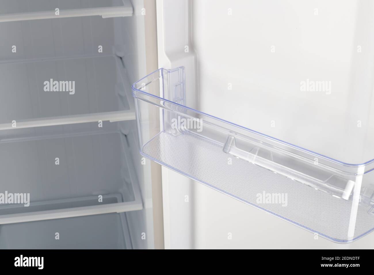 Appareil domestique - réfrigérateur blanc à deux portes à fermeture intérieure Banque D'Images