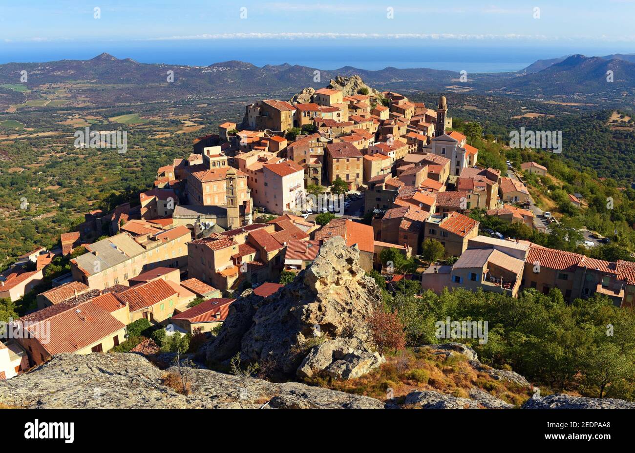 Vue sur le village de Speloncato, France, Corse, Speluncato Banque D'Images
