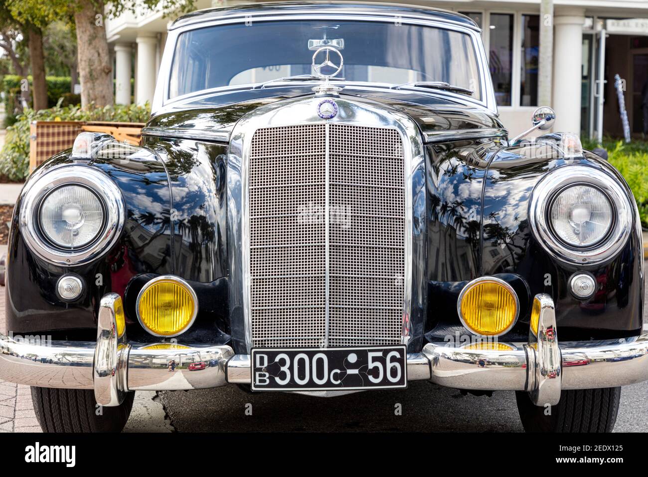 1956 Mercedes-Benz 300 Adenauer en exposition à 'Cars on Fifth' - Naples, Floride, États-Unis Banque D'Images